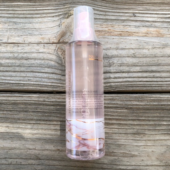 Manna Kadar Makeup Manna Kadar Beauty Hydration Happy Face Mist